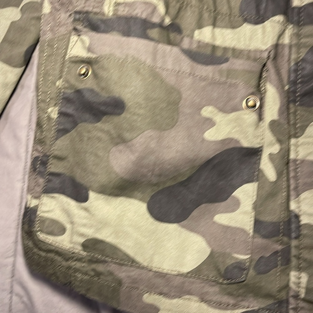 Green camouflage online jacket, size medium - Picture 6 of 8